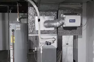 2905 13th Ave, Moline, IL 61265 - Photo 17