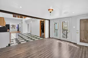 9018 S Brandon Ave, Chicago, IL 60617 - Photo 15