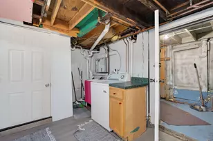9018 S Brandon Ave, Chicago, IL 60617 - Photo 31