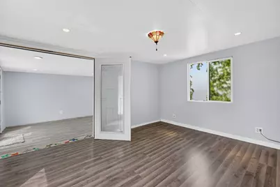 9018 S Brandon Avenue, Chicago, IL 60617 - Photo 17