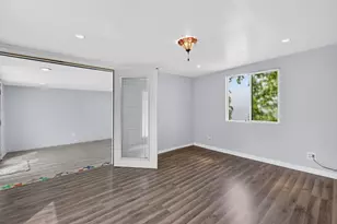 9018 S Brandon Ave, Chicago, IL 60617 - Photo 17