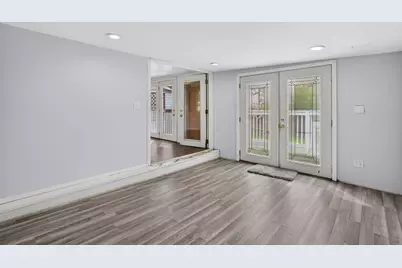 9018 S Brandon Avenue, Chicago, IL 60617 - Photo 19