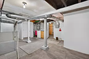 9018 S Brandon Ave, Chicago, IL 60617 - Photo 29
