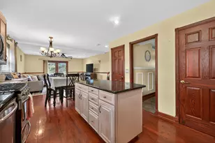 376 Canyon Trail, Carol Stream, IL 60188 - Photo 9