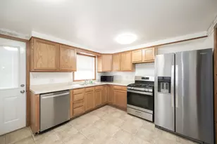 4429 W 87th St, Hometown, IL 60456 - Photo 5