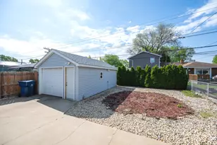 4429 W 87th St, Hometown, IL 60456 - Photo 19