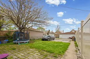 7341 W 55th Pl, Summit, IL 60501 - Photo 17