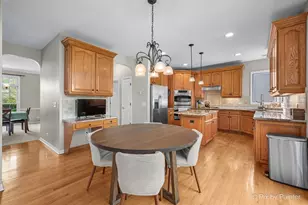 26W326 Pinehurst Dr, Winfield, IL 60190 - Photo 17