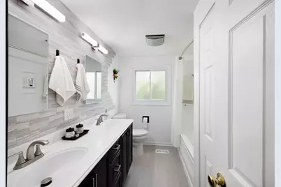 621 Newport Avenue, Westmont, IL 60559 - Photo 13
