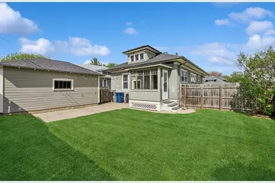 18 N Worth Avenue, Elgin, IL 60123 - Photo 25