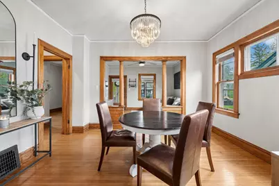 18 N Worth Avenue, Elgin, IL 60123 - Photo 7