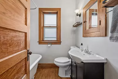 18 N Worth Avenue, Elgin, IL 60123 - Photo 11