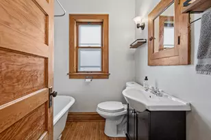 18 N Worth Ave, Elgin, IL 60123 - Photo 11