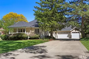 225 Spruce Rd, Northbrook, IL 60062 - Photo 1