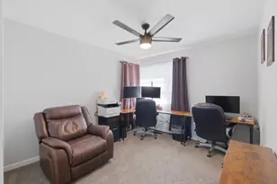 761 Parc Ct, Lake in the Hills, IL 60156 - Photo 9