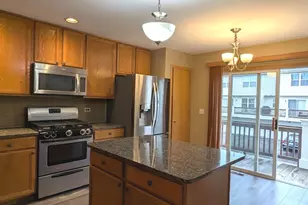 723 River Walk Dr, Wheeling, IL 60090 - Photo 9