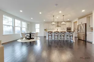 546 Council Cir, Vernon Hills, IL 60061 - Photo 5