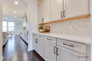 546 Council Cir, Vernon Hills, IL 60061 - Photo 3
