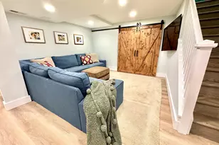 218 N Eastwood Ave, Mount Prospect, IL 60056 - Photo 13