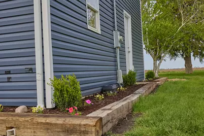 324 Wixon Pit Road, Earlville, IL 60518 - Photo 5