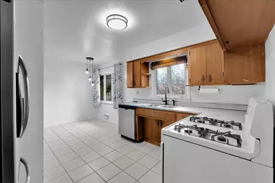 64 E Benton Street, Oswego, IL 60543 - Photo 7