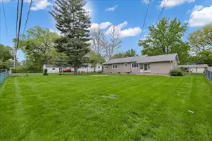 64 E Benton St, Oswego, IL 60543 - Photo 23