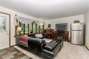 1 N Edward St, Mount Prospect, IL 60056 - Photo 9