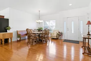 21140 Coventry Cir, Shorewood, IL 60404 - Photo 5