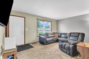 841 S High St, Paxton, IL 60957 - Photo 7
