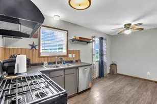 841 S High St, Paxton, IL 60957 - Photo 13