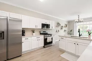206 Madison Dr, Streamwood, IL 60107 - Photo 5