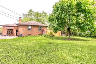 17W445 Butterfield Rd, Oakbrook Terrace, IL 60181 - Photo 19