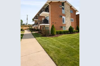 6113 W 64th Place #5, Chicago, IL 60638 - Photo 1