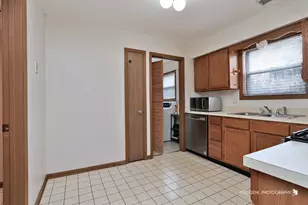402 S Frontenac St, Aurora, IL 60504 - Photo 7