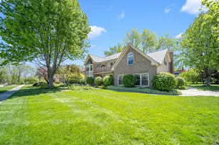 323 Ford Ln, Bartlett, IL 60103 - Photo 3