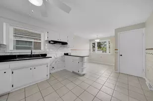 2117 W 71st Pl, Chicago, IL 60636 - Photo 5