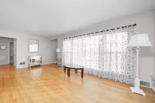 2136 Bristol Ave, Westchester, IL 60154 - Photo 9