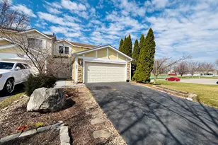 2022 Cardinal Dr, Glendale Heights, IL 60139 - Photo 3