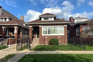 7221 S Bennett Ave, Chicago, IL 60649 - Photo 1
