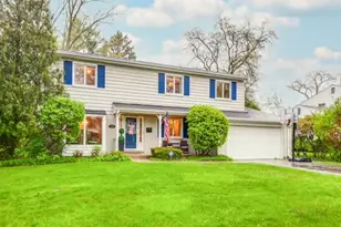 366 Birkdale Rd, Lake Bluff, IL 60044 - Photo 1