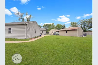 401 Linn Avenue, Crystal Lake, IL 60014 - Photo 19