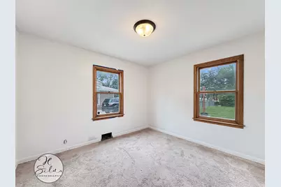 401 Linn Avenue, Crystal Lake, IL 60014 - Photo 9