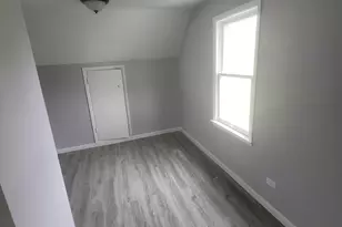 1140 Church Rd, Aurora, IL 60505 - Photo 9