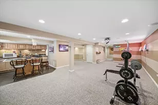 645 Chestnut Dr, Carol Stream, IL 60188 - Photo 19