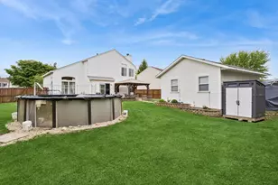240 Paradise Pkwy, Oswego, IL 60543 - Photo 29