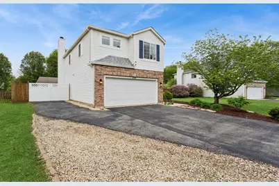 240 Paradise Parkway, Oswego, IL 60543 - Photo 3