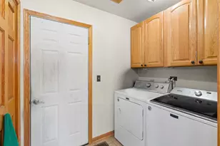 2383 N 4070th Rd, Sheridan, IL 60551 - Photo 15