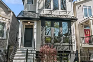 2062 W Belle Plaine Ave, Chicago, IL 60618 - Photo 1
