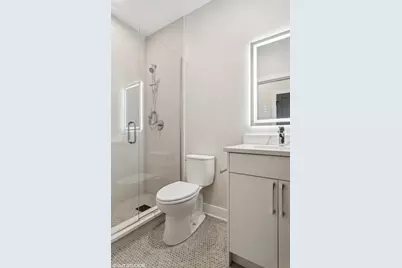 2062 W Belle Plaine Avenue, Chicago, IL 60618 - Photo 21