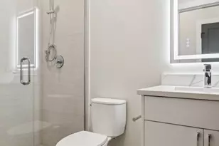 2062 W Belle Plaine Ave, Chicago, IL 60618 - Photo 21